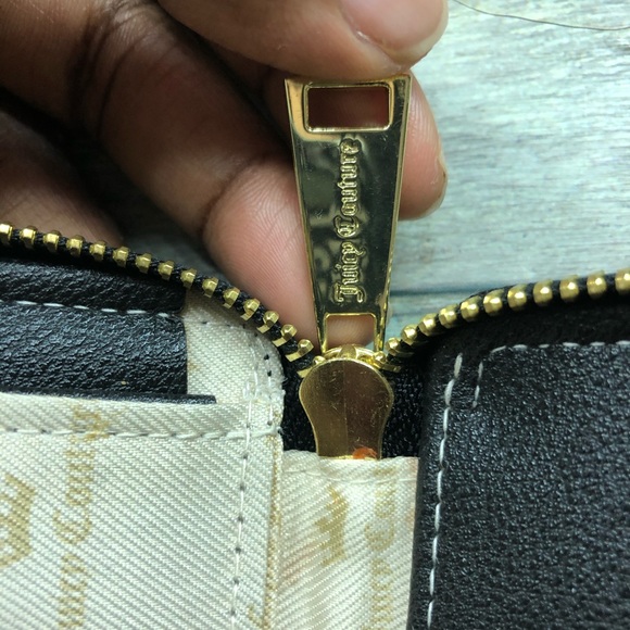 ‼️JUICY COUTURE CROSSBODY BAG‼️ - Picture 3 of 7